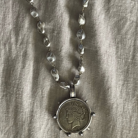 Saloré Jewelry - Liberty Coin Baroque Pearl Necklace